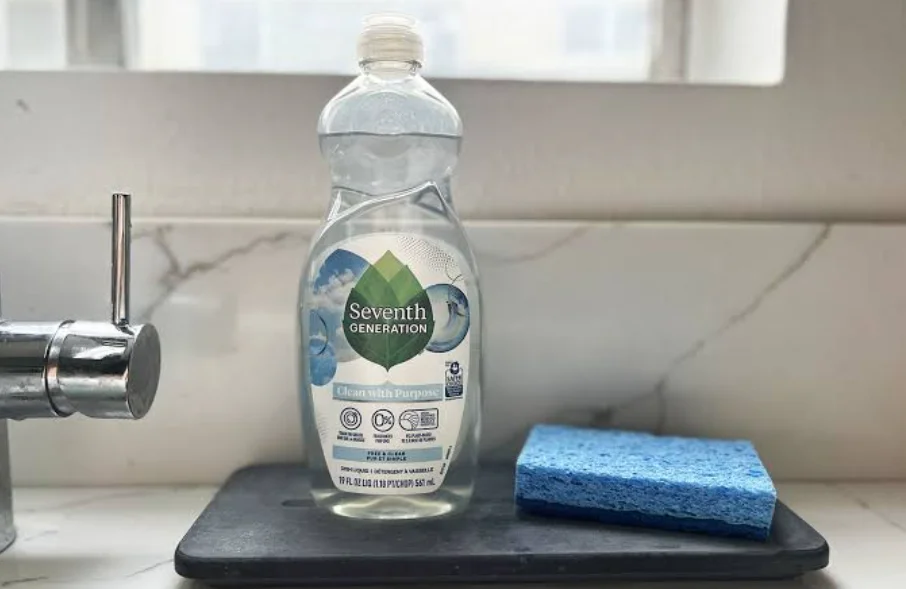 Solid Dish Soap vs Liquid Dish Soap: Which Is Better for Sustainable Cleaning?